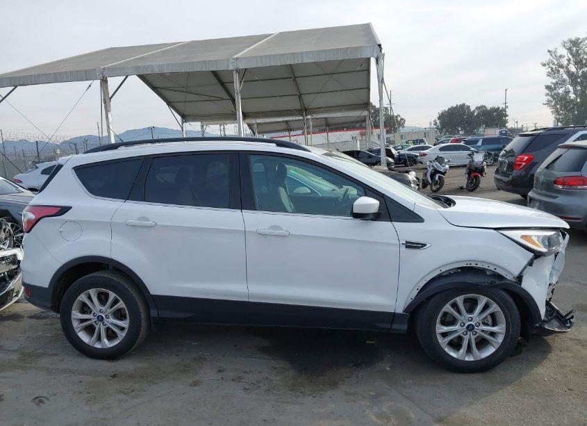 Photo 13 of 2018 Ford Escape SE (VIN 1FMCU0GD0JUC88232)