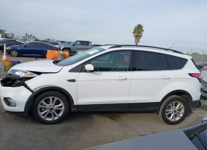 Photo 14 of 2018 Ford Escape SE (VIN 1FMCU0GD0JUC88232)