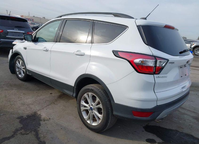 Photo 3 of 2018 Ford Escape SE (VIN 1FMCU0GD0JUC88232)