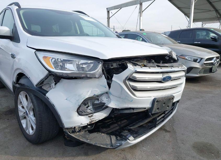 Photo 6 of 2018 Ford Escape SE (VIN 1FMCU0GD0JUC88232)