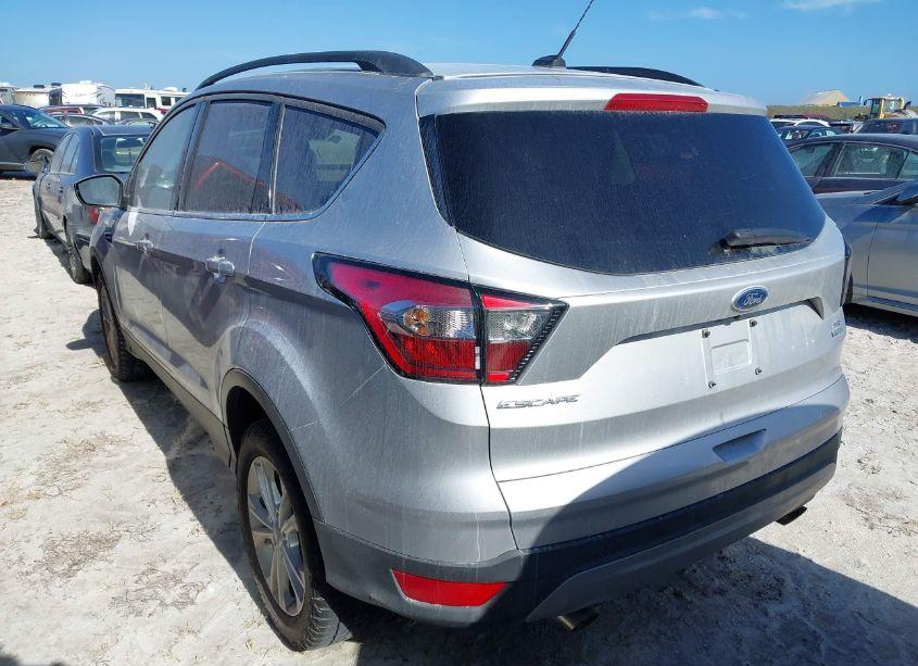 Photo 3 of 2018 Ford Escape SE (VIN 1FMCU0GD0JUC91230)