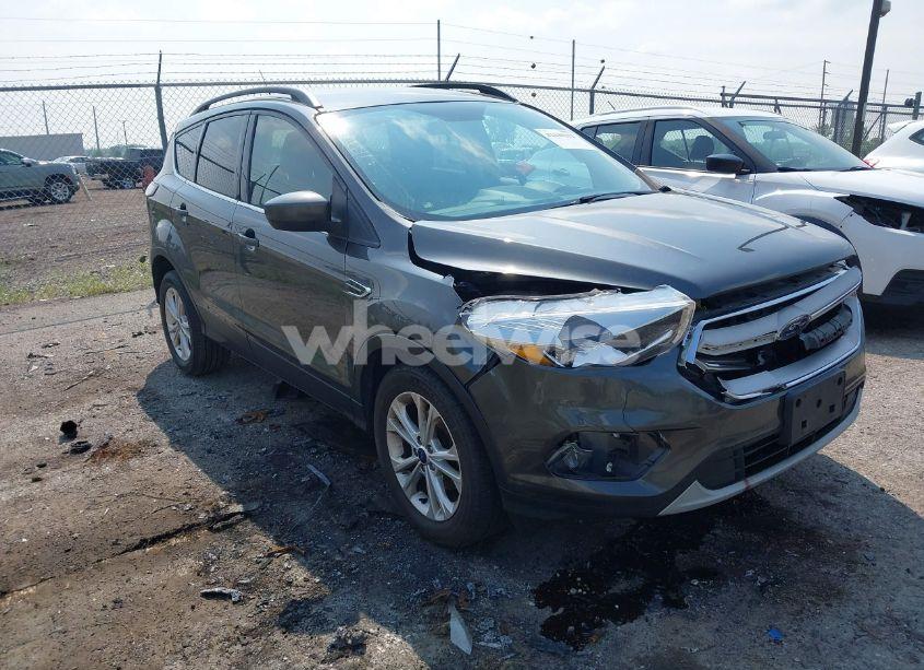 2018 Ford Escape SE (VIN 1FMCU0GD0JUC94600) main photo