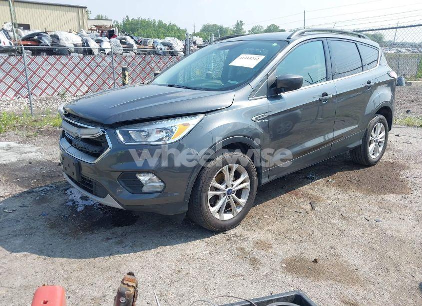 Photo 2 of 2018 Ford Escape SE (VIN 1FMCU0GD0JUC94600)