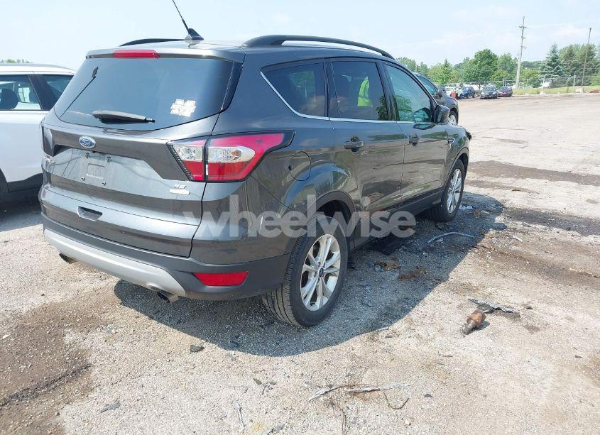 Photo 4 of 2018 Ford Escape SE (VIN 1FMCU0GD0JUC94600)