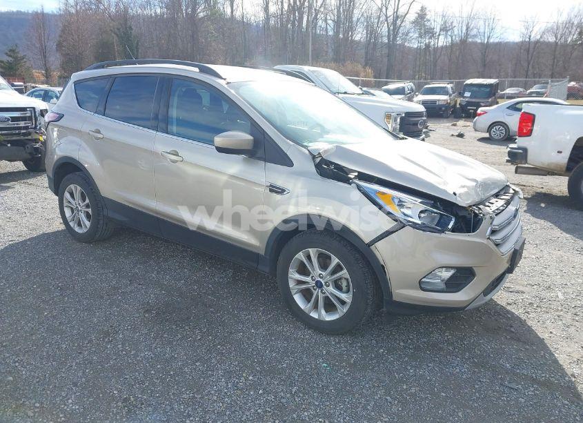 2018 Ford Escape SE (VIN 1FMCU0GD0JUD01108) main photo
