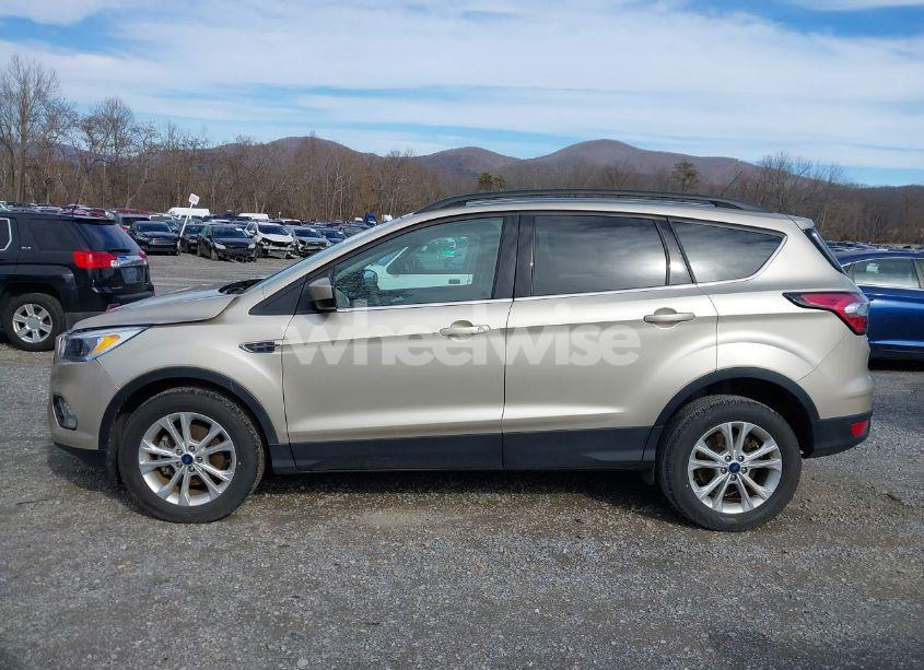 Photo 14 of 2018 Ford Escape SE (VIN 1FMCU0GD0JUD01108)