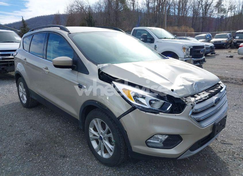 Photo 6 of 2018 Ford Escape SE (VIN 1FMCU0GD0JUD01108)