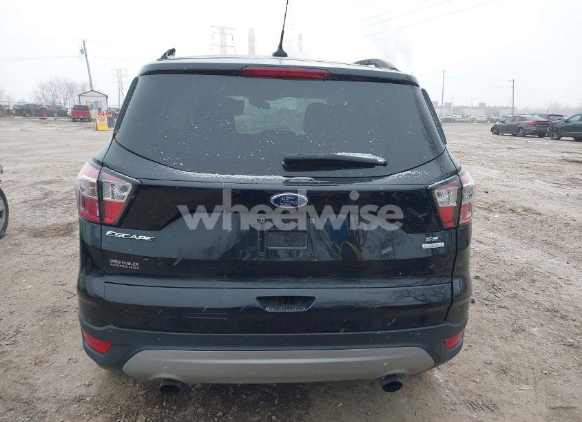 Photo 16 of 2018 Ford Escape SE (VIN 1FMCU0GD0JUD17681)
