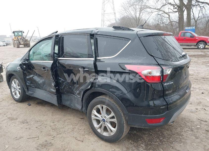 Photo 3 of 2018 Ford Escape SE (VIN 1FMCU0GD0JUD17681)