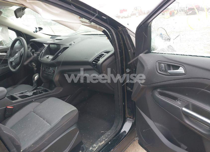Photo 5 of 2018 Ford Escape SE (VIN 1FMCU0GD0JUD17681)