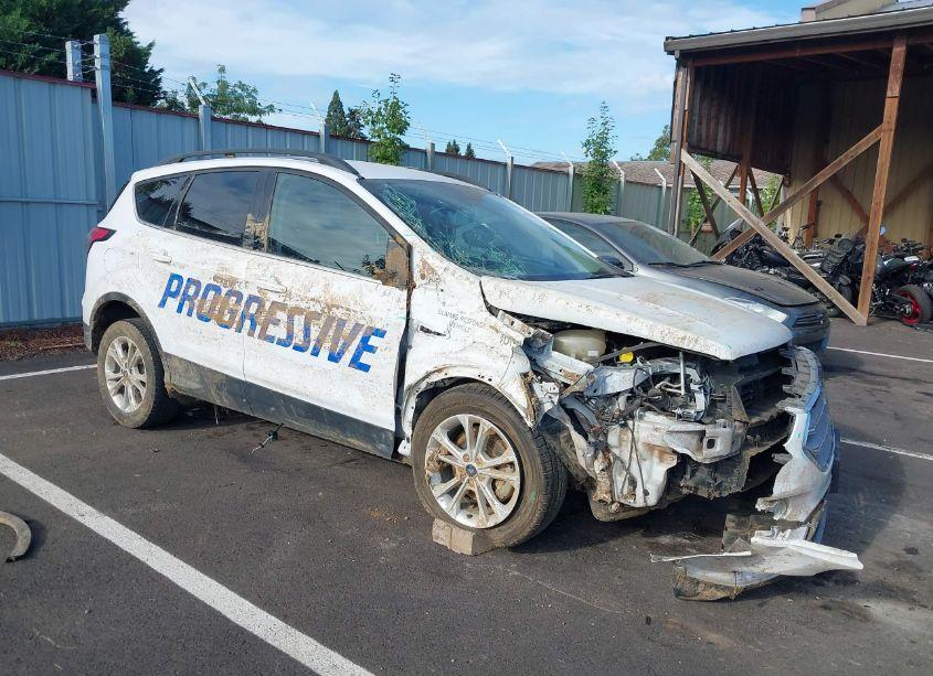 2018 Ford Escape SE (VIN 1FMCU0GD0JUD31015) main photo