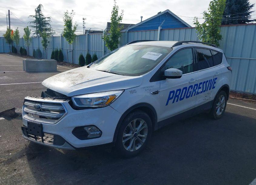 Photo 2 of 2018 Ford Escape SE (VIN 1FMCU0GD0JUD31015)
