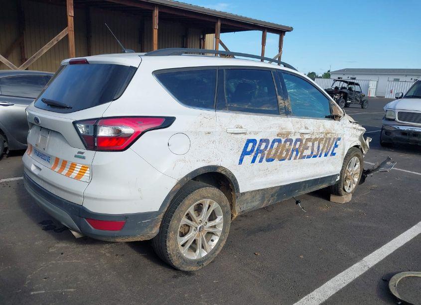 Photo 4 of 2018 Ford Escape SE (VIN 1FMCU0GD0JUD31015)