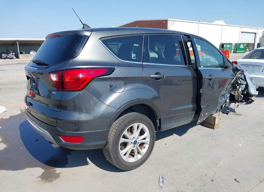 Photo 4 of 2019 Ford Escape SE (VIN 1FMCU0GD0KUA41195)