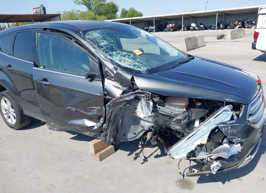 Photo 6 of 2019 Ford Escape SE (VIN 1FMCU0GD0KUA41195)