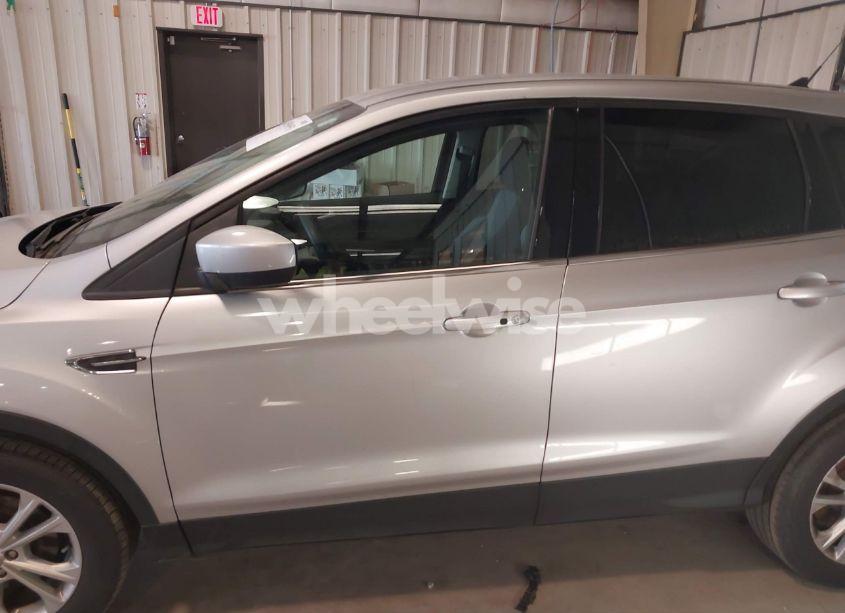 Photo 19 of 2019 Ford Escape SE (VIN 1FMCU0GD0KUA58515)