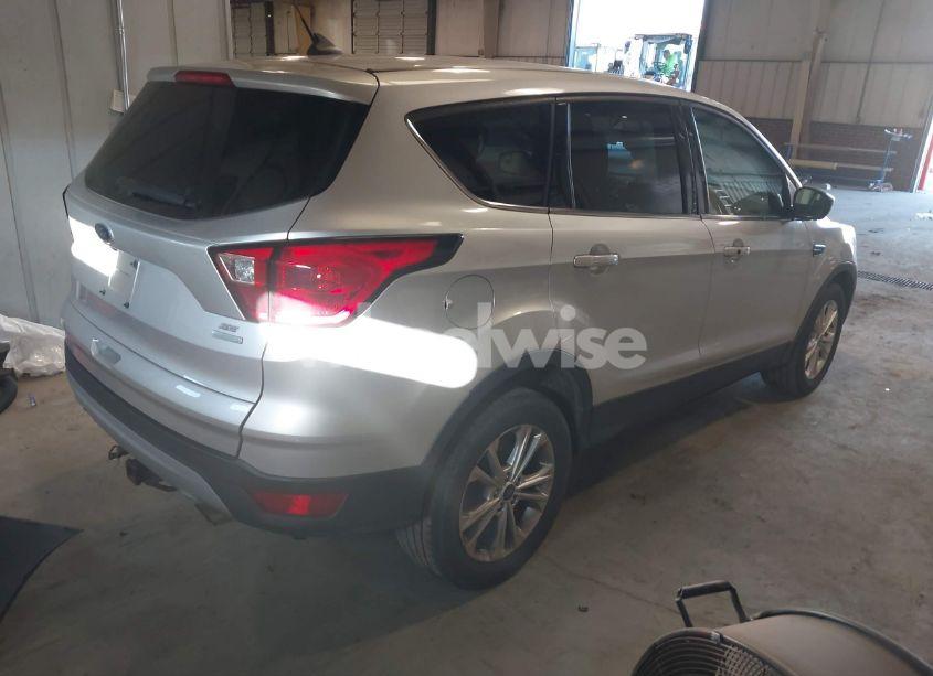 Photo 4 of 2019 Ford Escape SE (VIN 1FMCU0GD0KUA58515)