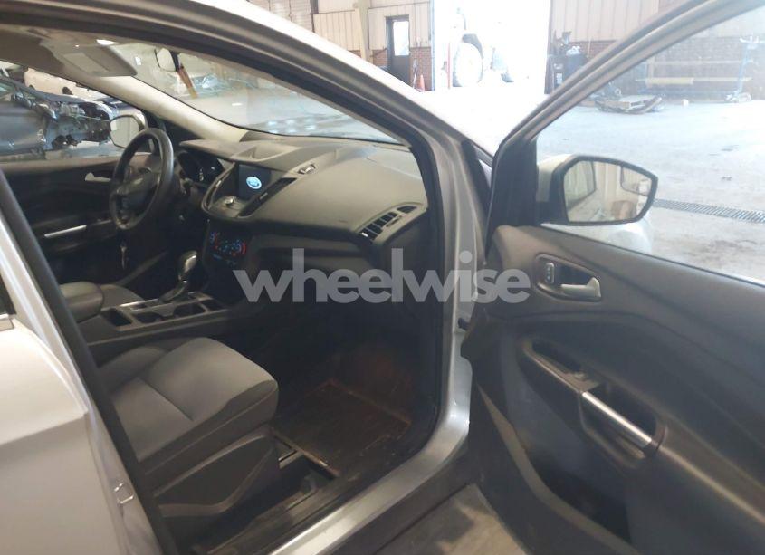 Photo 5 of 2019 Ford Escape SE (VIN 1FMCU0GD0KUA58515)