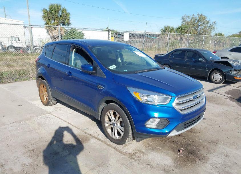 2019 Ford Escape SE (VIN 1FMCU0GD0KUA74634) main photo