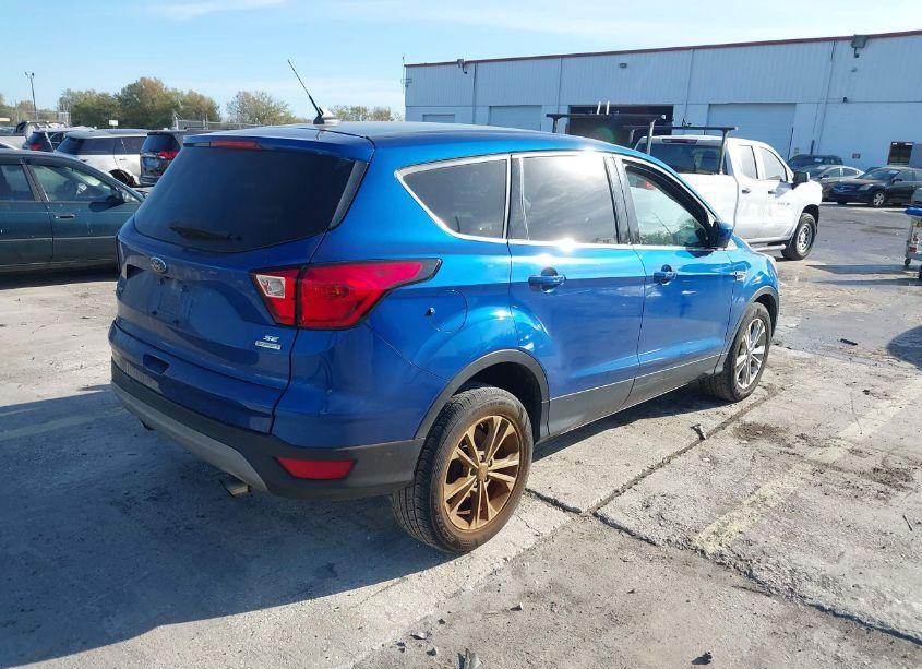 Photo 4 of 2019 Ford Escape SE (VIN 1FMCU0GD0KUA74634)