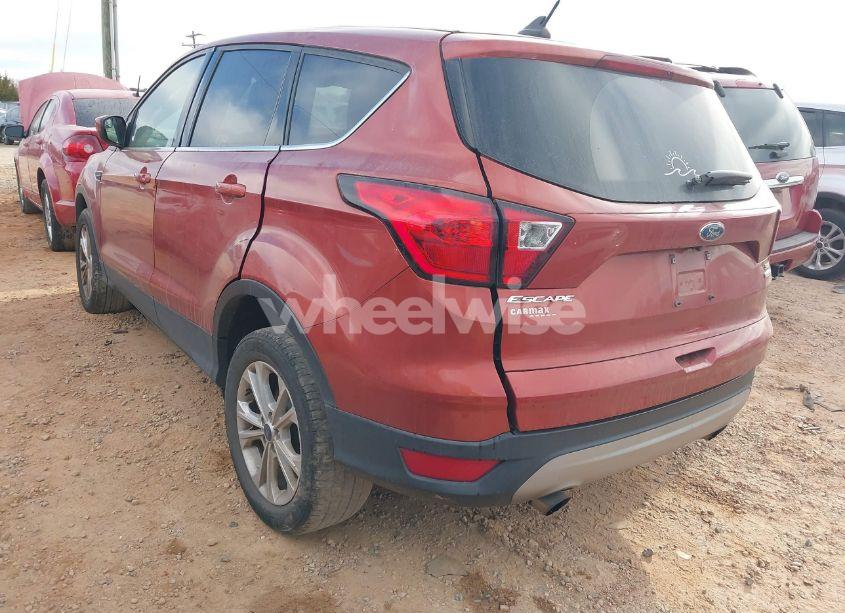 Photo 3 of 2019 Ford Escape SE (VIN 1FMCU0GD0KUA91370)