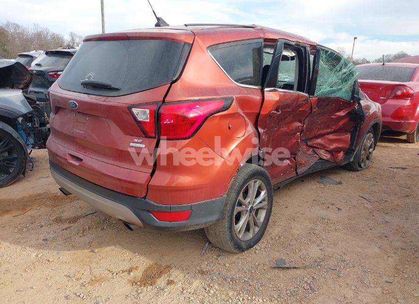 Photo 4 of 2019 Ford Escape SE (VIN 1FMCU0GD0KUA91370)