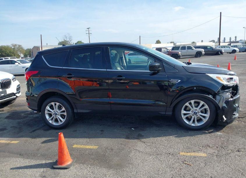 Photo 13 of 2019 Ford Escape SE (VIN 1FMCU0GD0KUB28188)