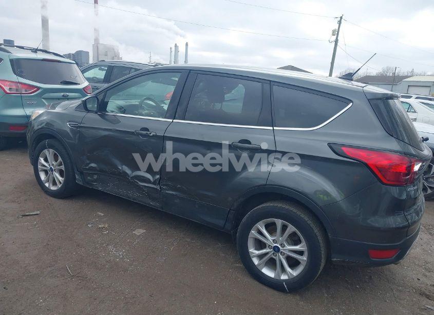 Photo 14 of 2019 Ford Escape SE (VIN 1FMCU0GD0KUB32385)