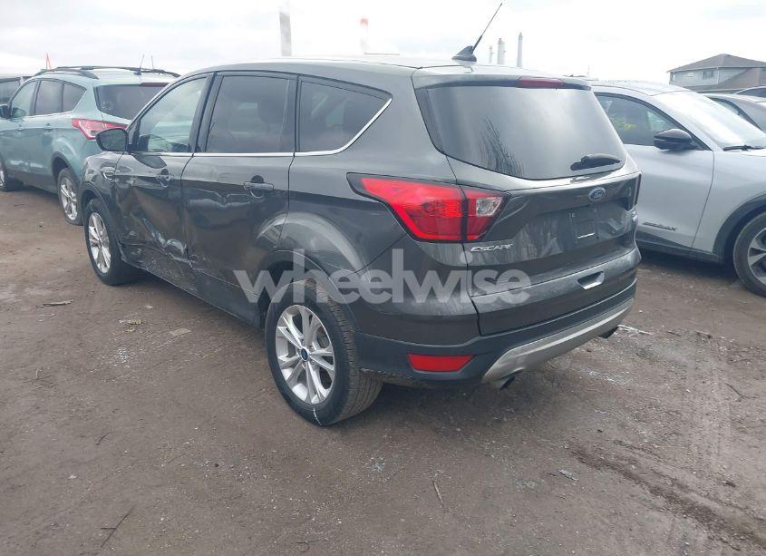 Photo 3 of 2019 Ford Escape SE (VIN 1FMCU0GD0KUB32385)