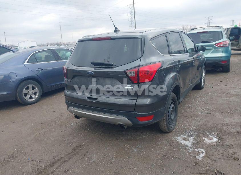Photo 4 of 2019 Ford Escape SE (VIN 1FMCU0GD0KUB32385)