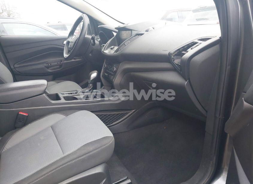 Photo 5 of 2019 Ford Escape SE (VIN 1FMCU0GD0KUB32385)