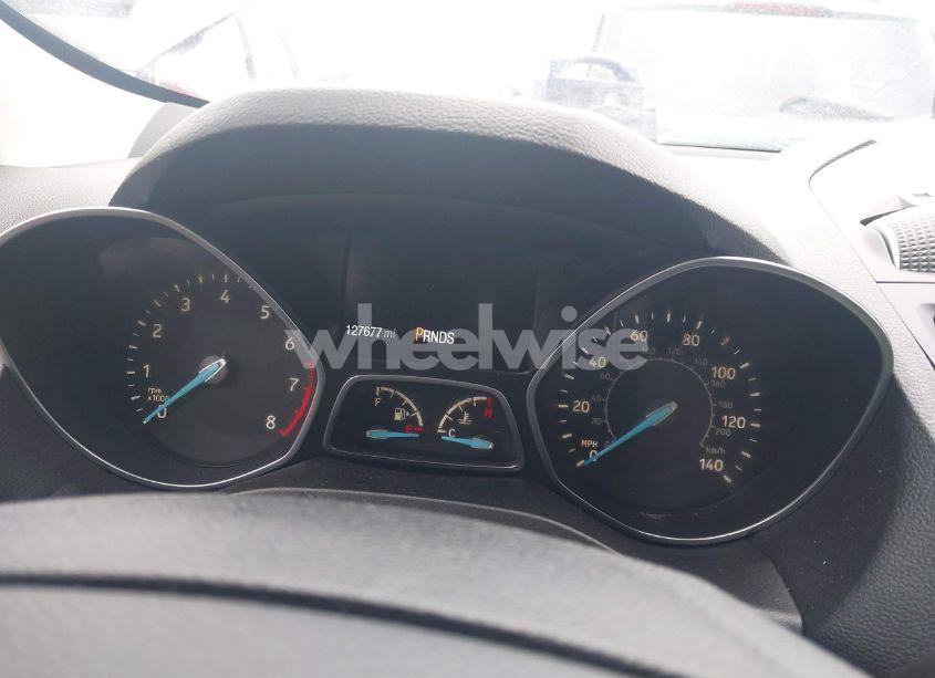 Photo 7 of 2019 Ford Escape SE (VIN 1FMCU0GD0KUB32385)