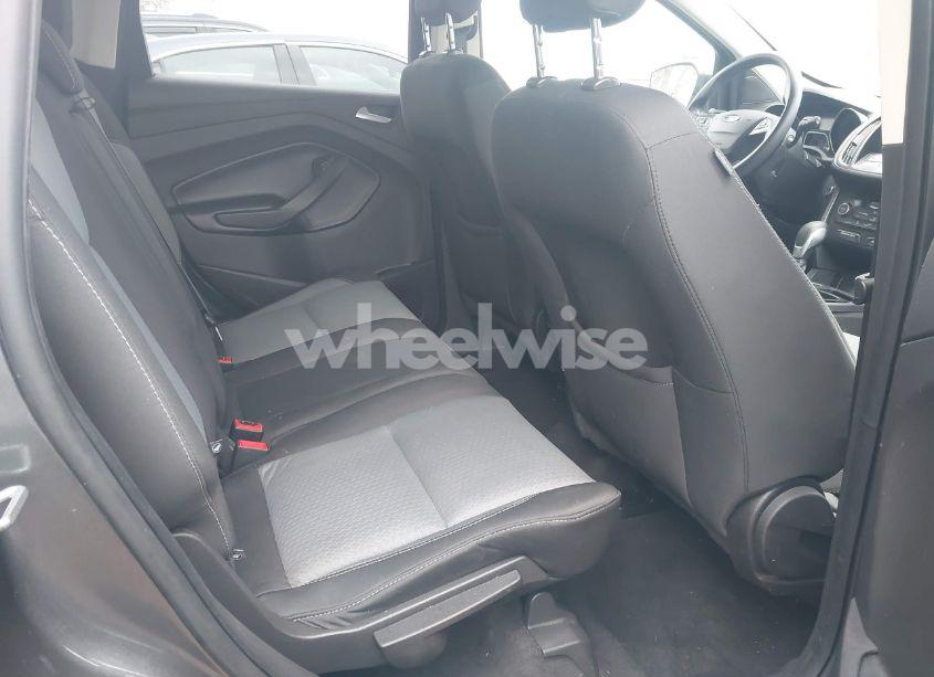 Photo 8 of 2019 Ford Escape SE (VIN 1FMCU0GD0KUB32385)