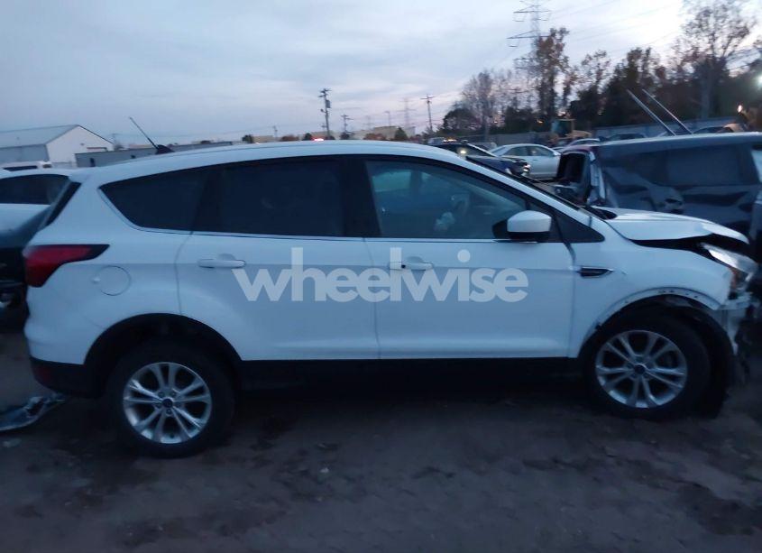 Photo 12 of 2019 Ford Escape SE (VIN 1FMCU0GD0KUB52846)