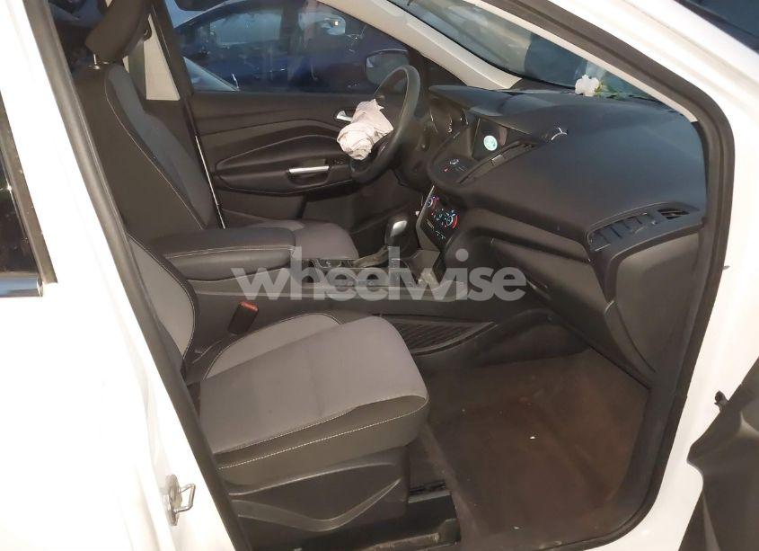 Photo 5 of 2019 Ford Escape SE (VIN 1FMCU0GD0KUB52846)