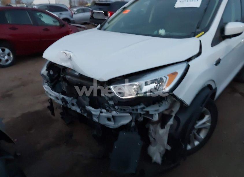 Photo 6 of 2019 Ford Escape SE (VIN 1FMCU0GD0KUB52846)