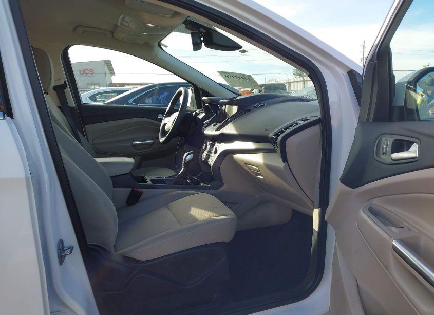 Photo 5 of 2019 Ford Escape SE (VIN 1FMCU0GD0KUB65046)