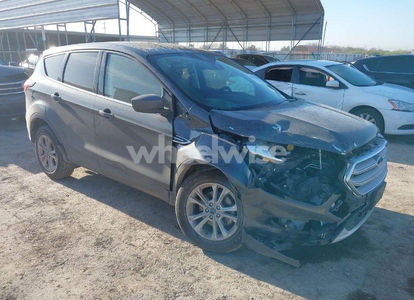 2019 Ford Escape SE (VIN 1FMCU0GD0KUB65466) main photo