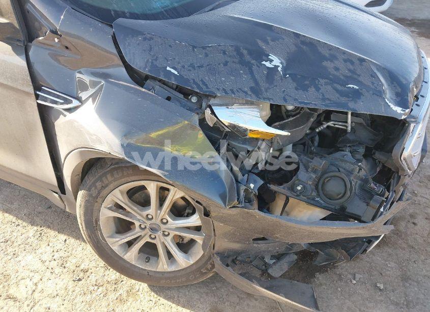 Photo 6 of 2019 Ford Escape SE (VIN 1FMCU0GD0KUB65466)