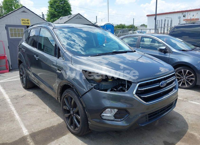 2019 Ford Escape SE (VIN 1FMCU0GD0KUB74569) main photo