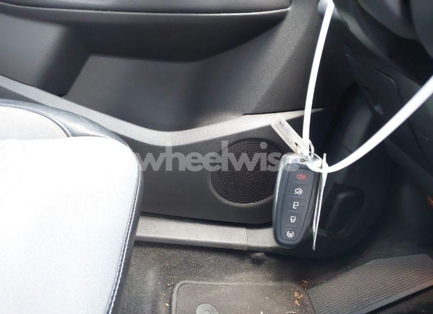 Photo 11 of 2019 Ford Escape SE (VIN 1FMCU0GD0KUB74569)
