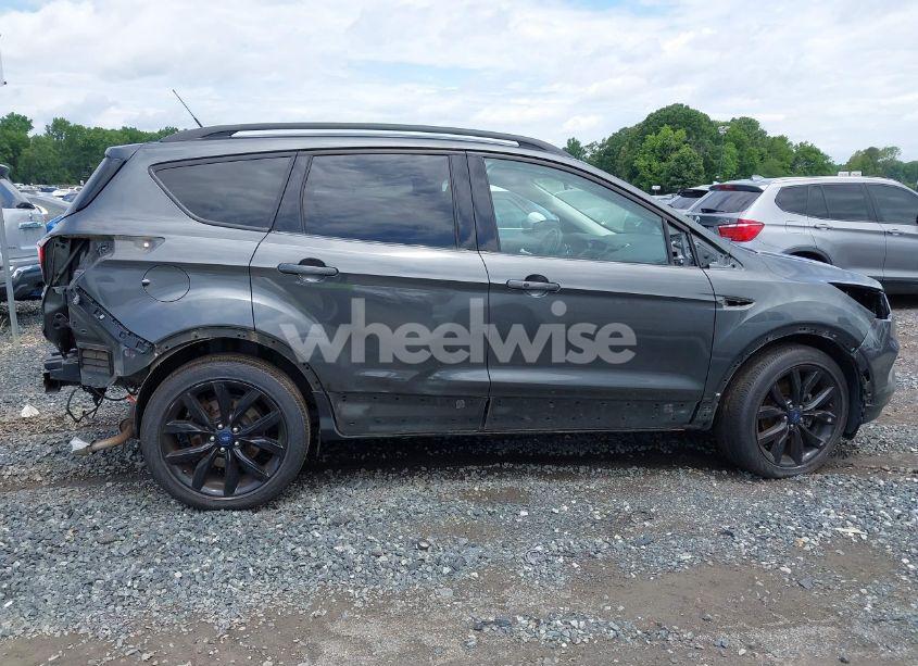 Photo 12 of 2019 Ford Escape SE (VIN 1FMCU0GD0KUB74569)