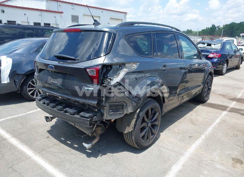 Photo 4 of 2019 Ford Escape SE (VIN 1FMCU0GD0KUB74569)