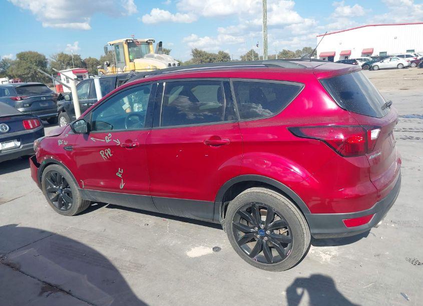 Photo 14 of 2019 Ford Escape SE (VIN 1FMCU0GD0KUC02466)