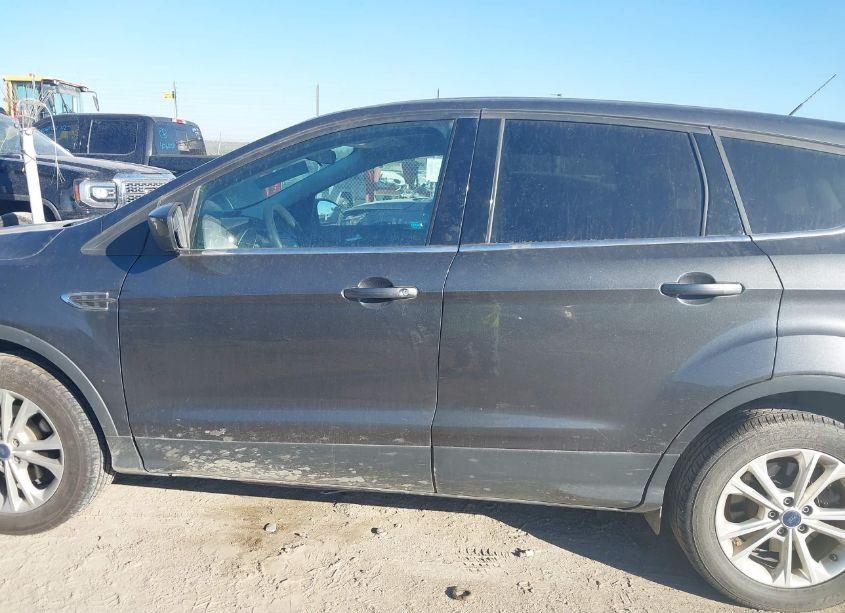 Photo 15 of 2017 Ford Escape SE (VIN 1FMCU0GD1HUA49959)