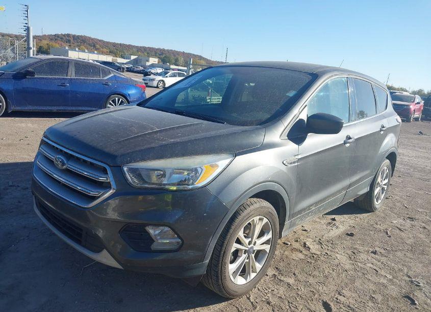 Photo 2 of 2017 Ford Escape SE (VIN 1FMCU0GD1HUA49959)