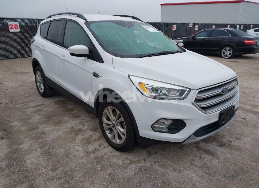 2017 Ford Escape SE (VIN 1FMCU0GD1HUA60041) main photo