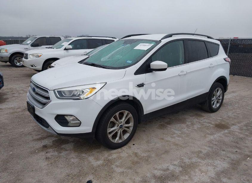 Photo 2 of 2017 Ford Escape SE (VIN 1FMCU0GD1HUA60041)