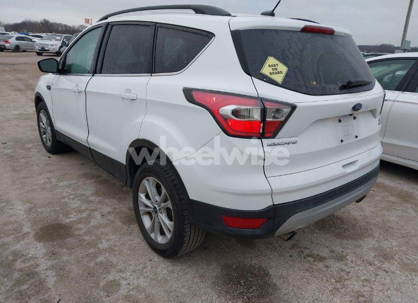 Photo 3 of 2017 Ford Escape SE (VIN 1FMCU0GD1HUA60041)