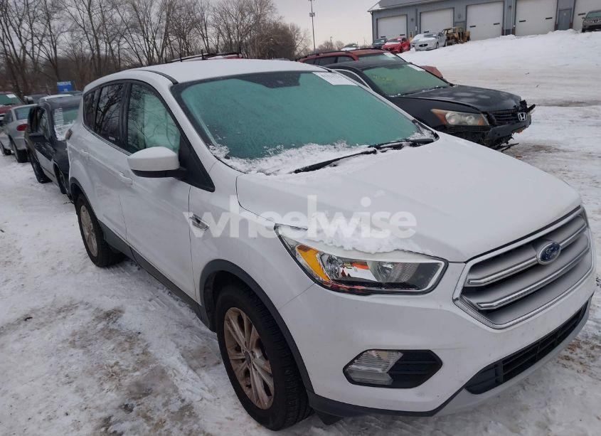 2017 Ford Escape SE (VIN 1FMCU0GD1HUA79236) main photo